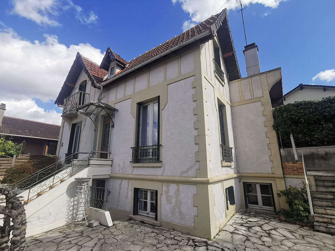 Maison à MONTIGNY-LES-CORMEILLES