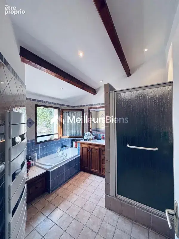 Jolie maison de 142 m² avec piscine et garage - photo 13