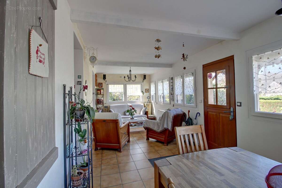 Maison à LES MUREAUX