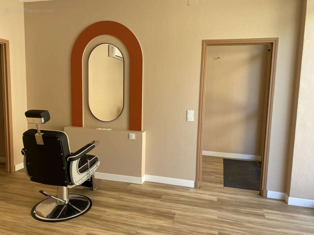 A louer salon de coiffure de 90m2   mouans sartoux   alpes maritimes - photo 9