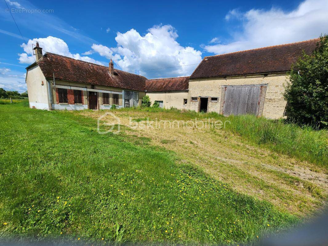 Maison à BUTTEAUX