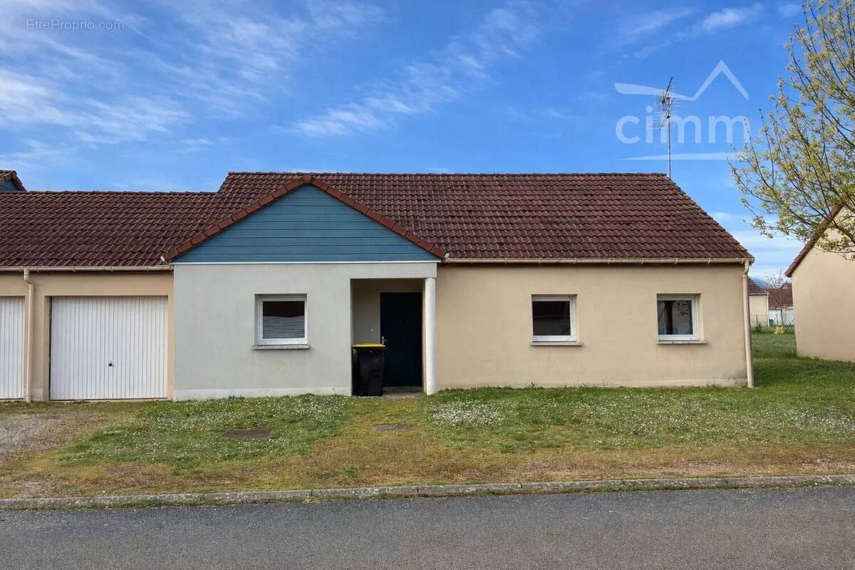 Maison à MORTHOMIERS