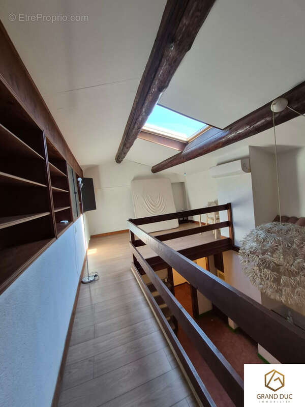 Appartement à MARSEILLE-1E