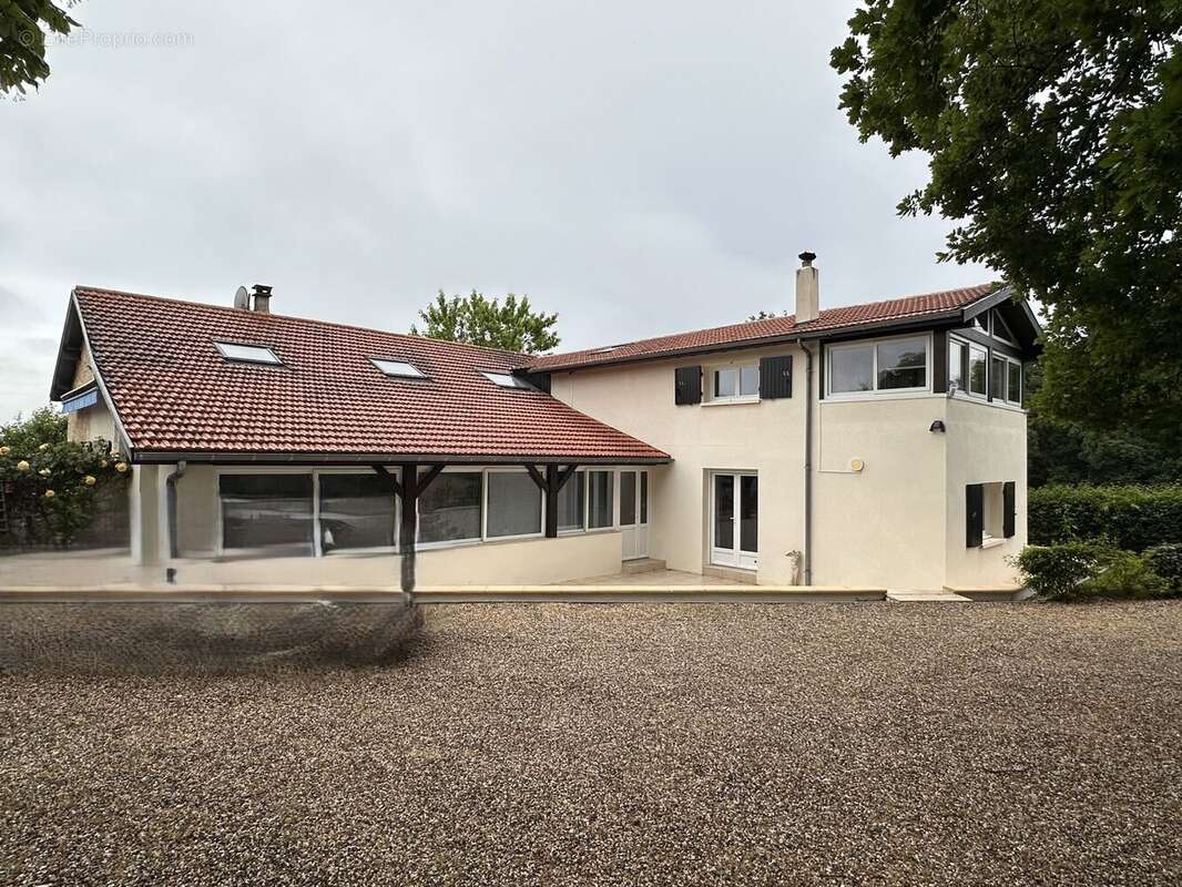 Maison à MOUSTIER