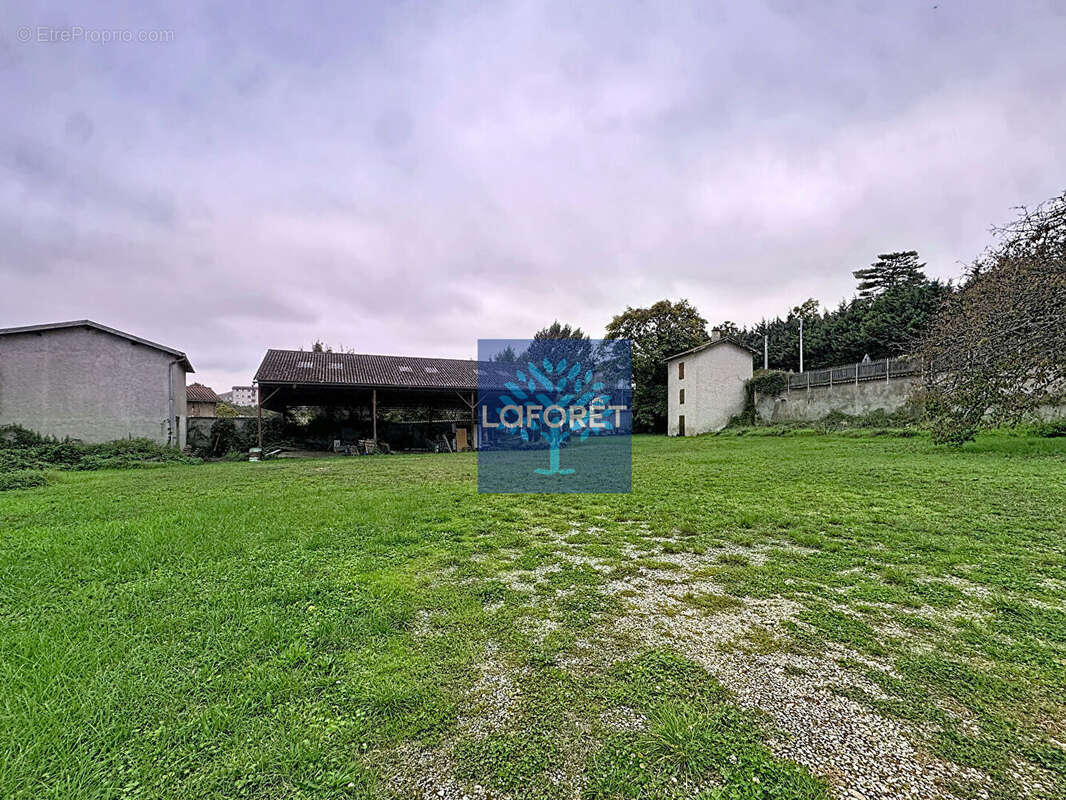 Maison à SAINT-GENIS-LAVAL