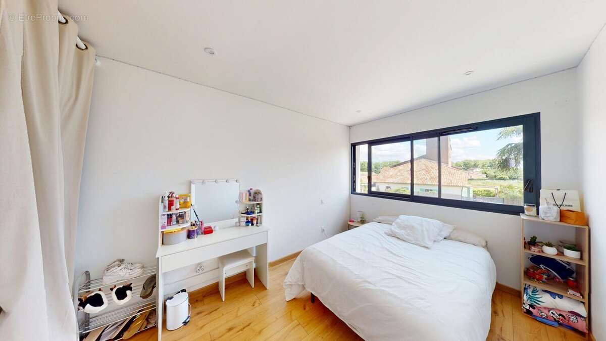 Maison 174 m² à Castelnau-D'estretefonds  - photo 9