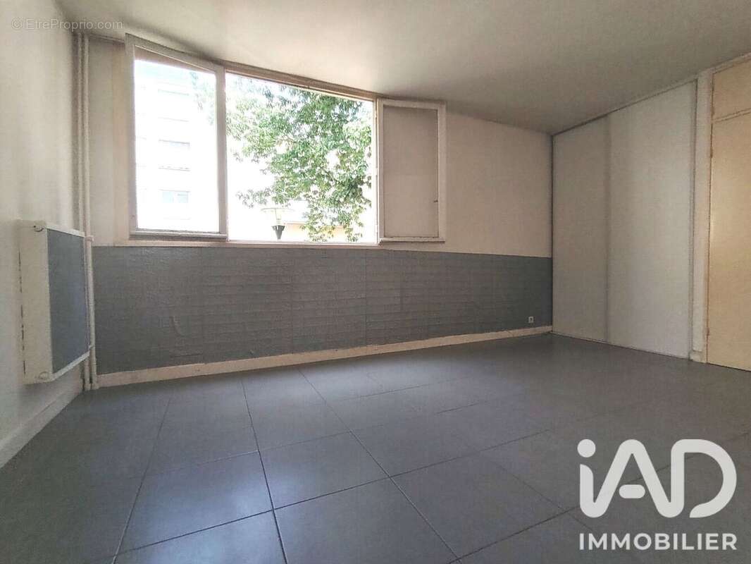 Appartement 80 m² à Les Ulis  - photo 6
