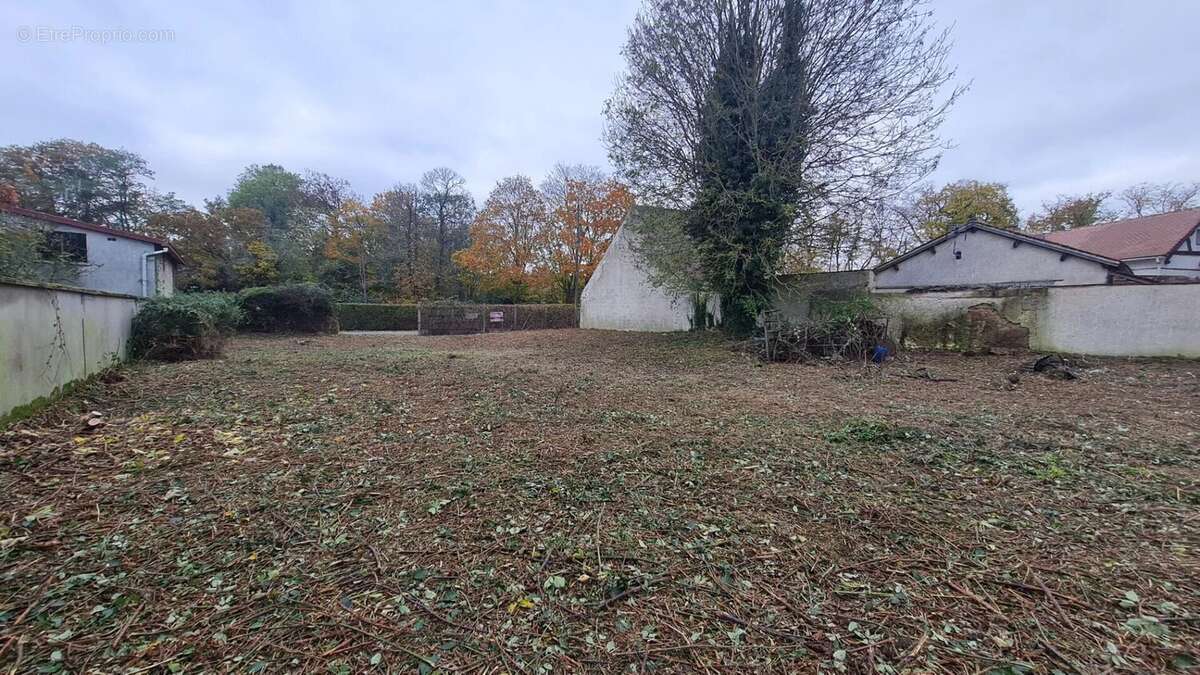 Terrain à MAINTENON