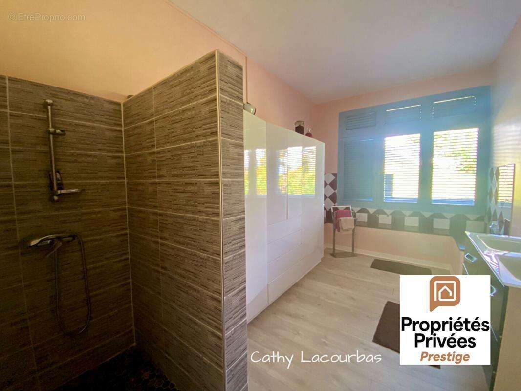 Villa d'architecte extraordinaire - Petit Bourg 8 pièce(s) 250 m2 - photo 14