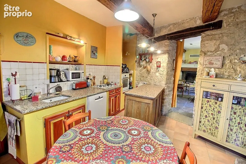 Maison de charme de 230 m2 avec extérieurs au coeur du Barroux - photo 3