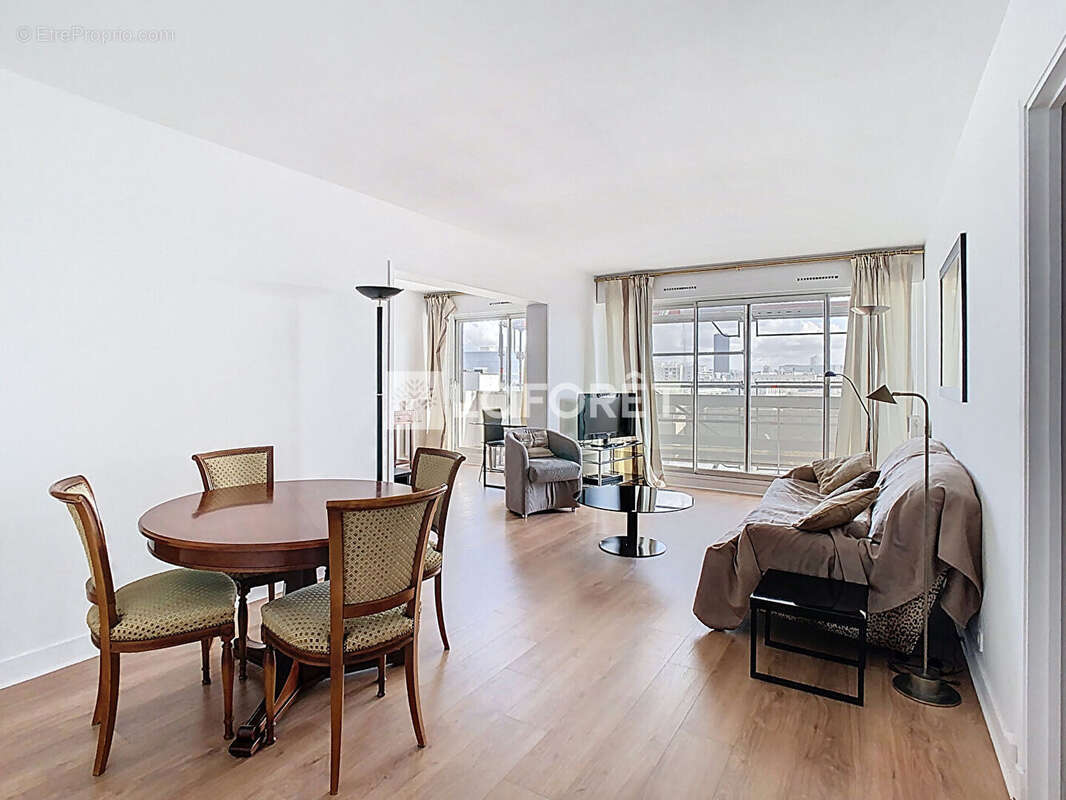 Appartement à PARIS-15E