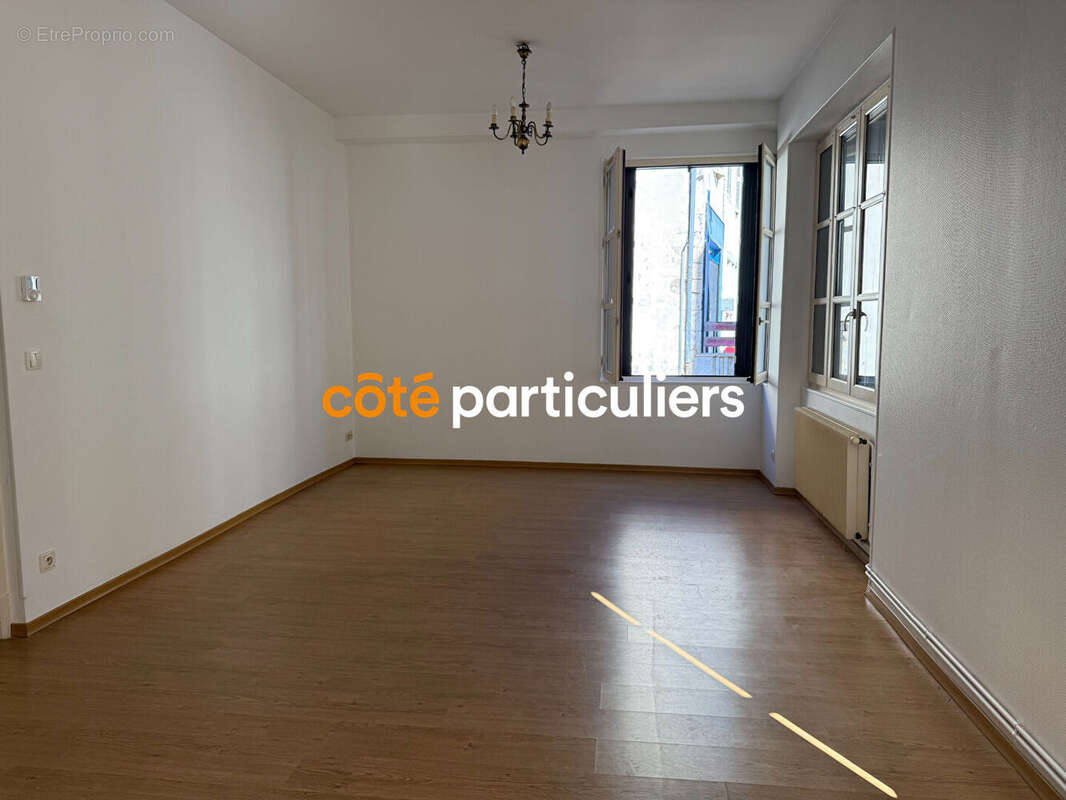 Appartement à SAINT-AMAND-MONTROND