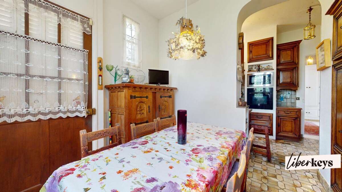 Propriété familiale de 236 m² avec jardin arboré de 878 m² – Vaucresson - photo 18