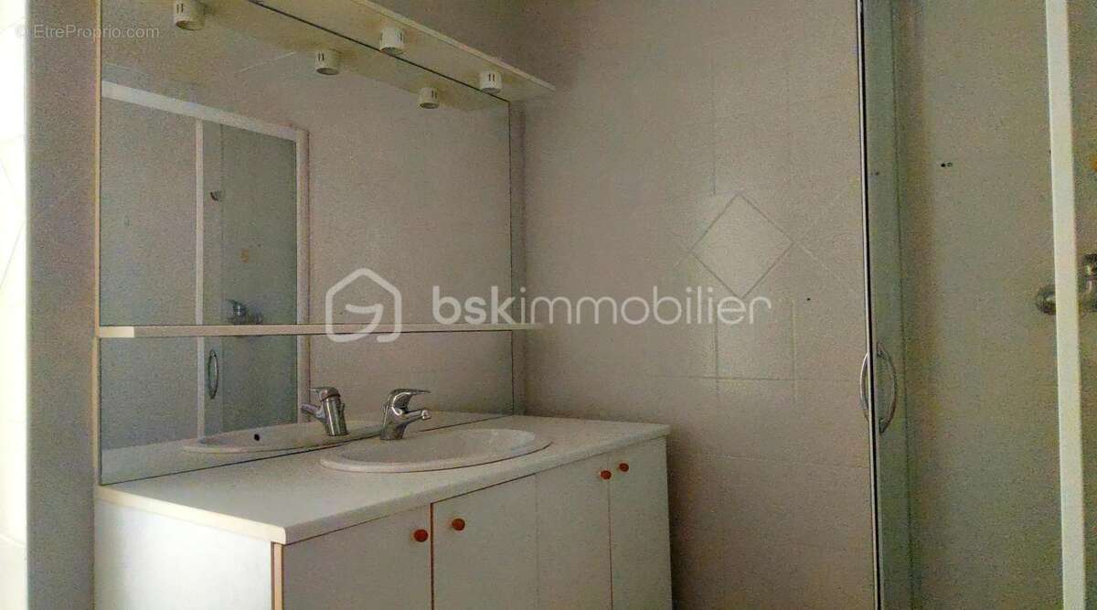 Appartement à SAINT-ETIENNE-LES-ORGUES