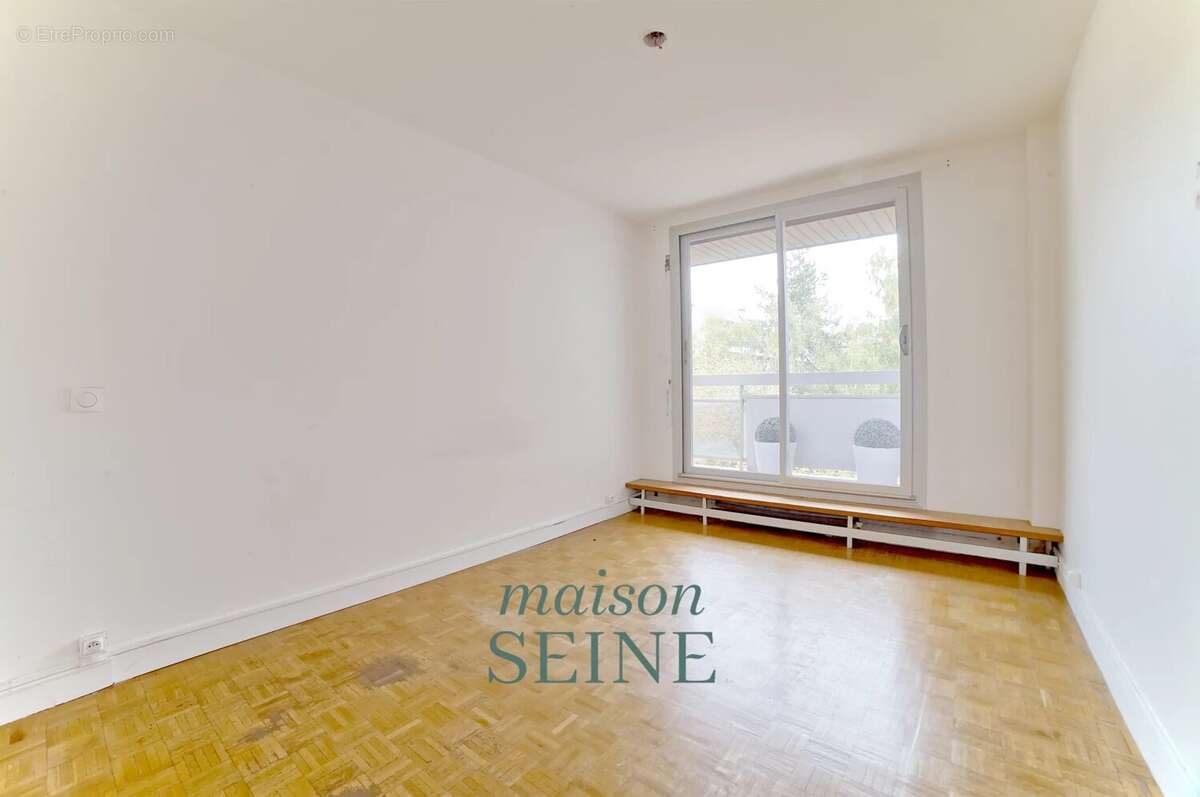 Appartement à NEUILLY-SUR-SEINE