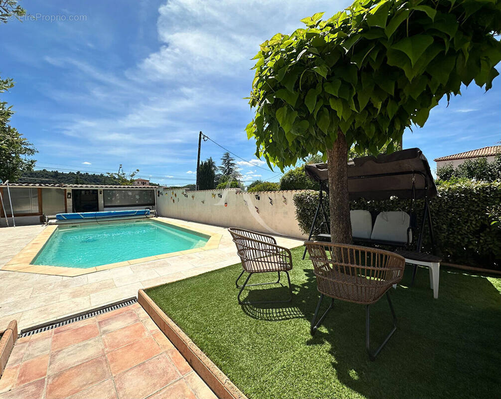 Maison à VINON-SUR-VERDON