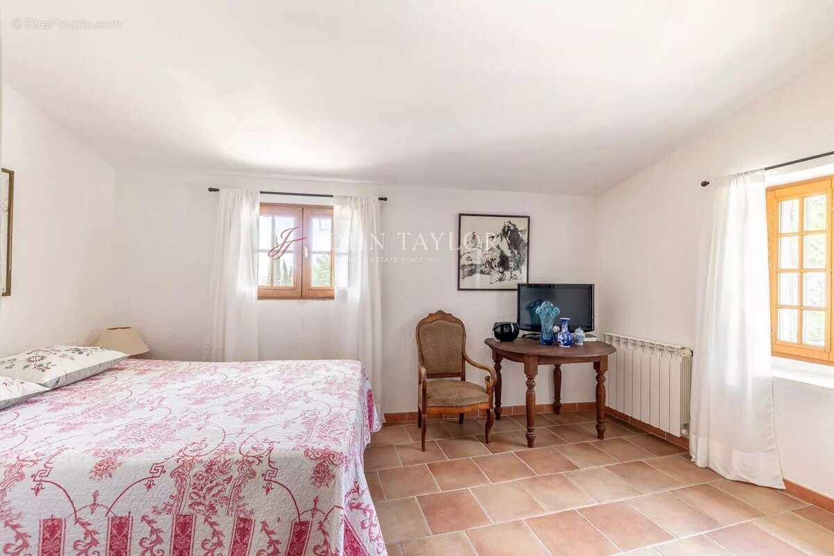 Maison à SAINT-SATURNIN-LES-APT