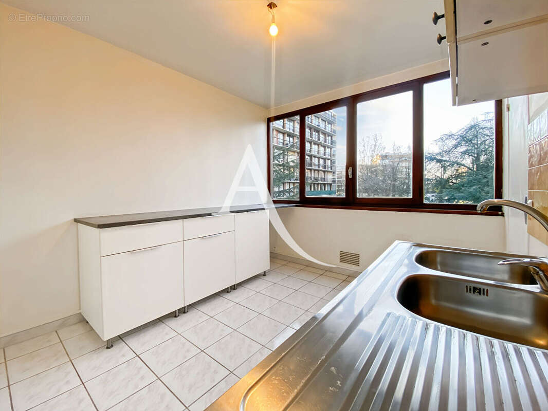 Appartement à FONTENAY-LE-FLEURY