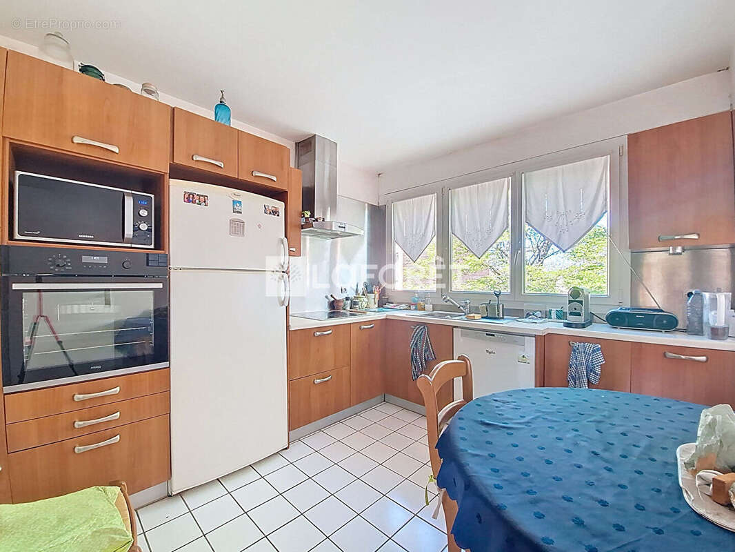 Appartement à VERNEUIL-SUR-SEINE
