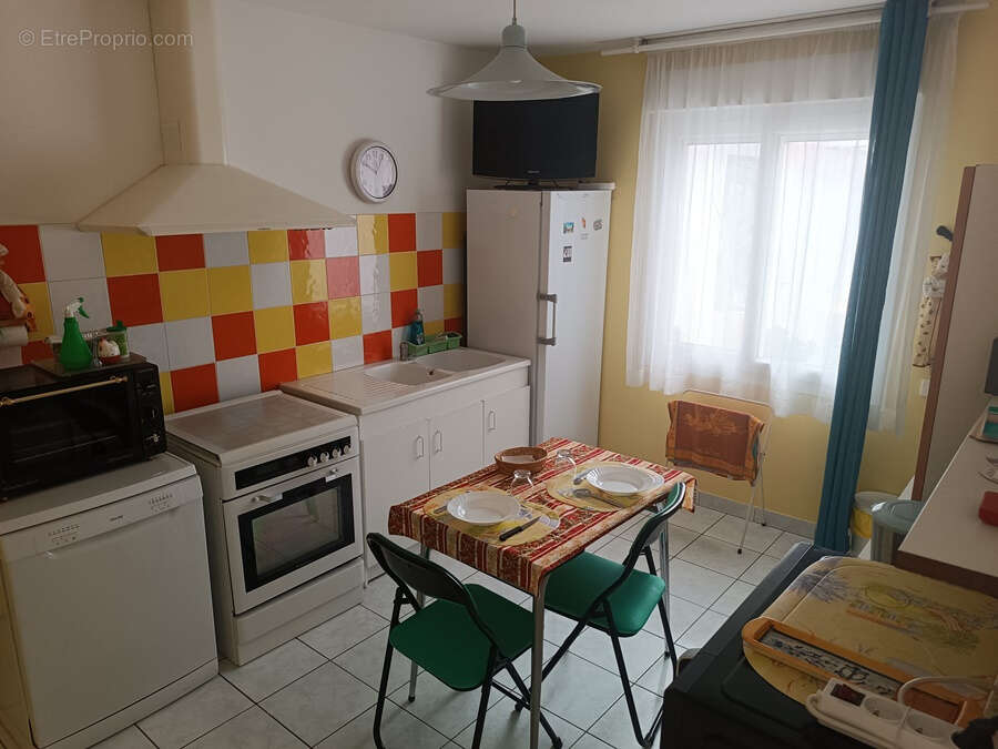 Nérondes (18350)   Ensemble immobilier de 227 m2 avec logement indépendant, véranda et deux garages - photo 13