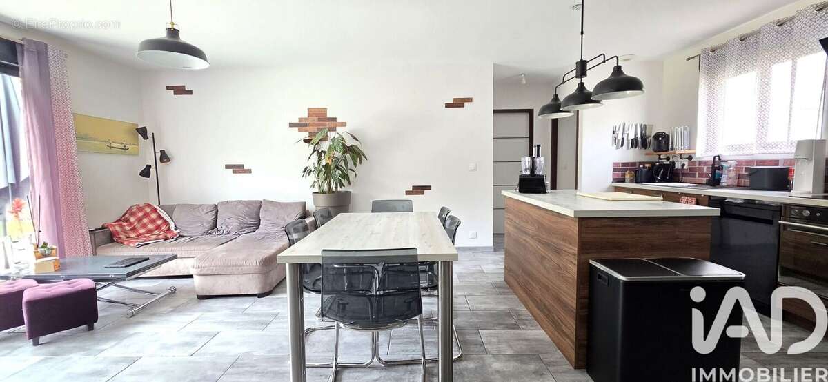 Photo 2 - Maison à SACHE