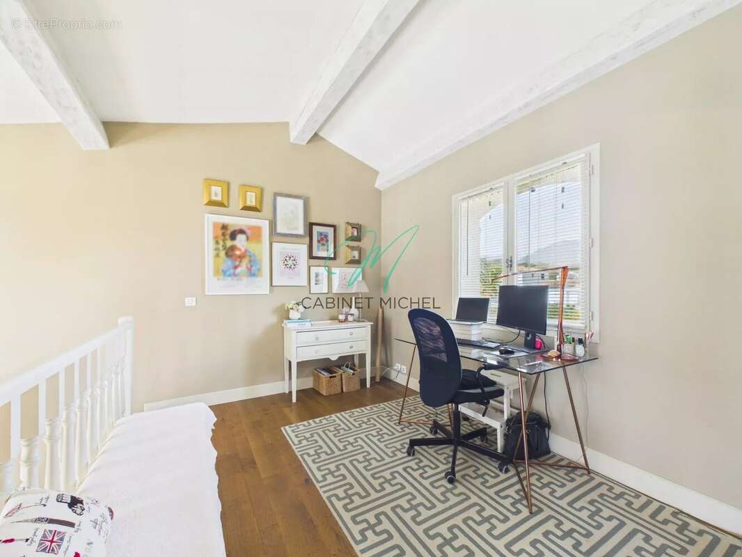 Maison à ROQUEFORT-LES-PINS