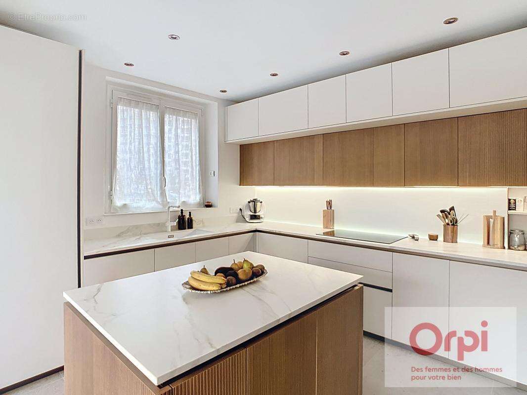 Maison à ISSY-LES-MOULINEAUX