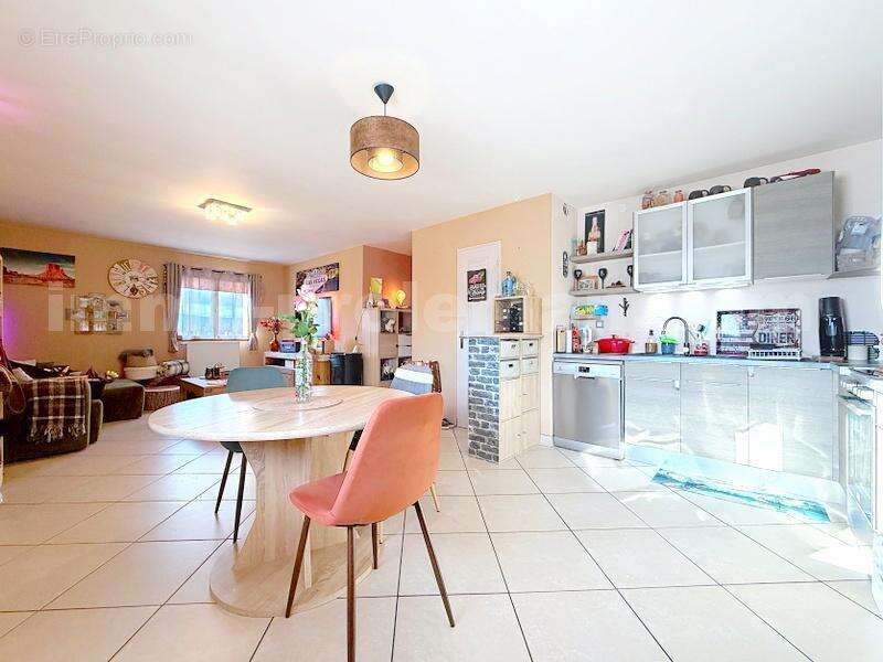 Appartement_T3_SAINT-PIERRE_en_faucigny_PROCHE_FRONTIERE_SUISSE_GENEVE_AUTOROUTE_FRONTALIERS_CALME_PROX_CEVA_SEJOUR_CUISINE_OUVERTE_ - Appartement à SAINT-PIERRE-EN-FAUCIGNY