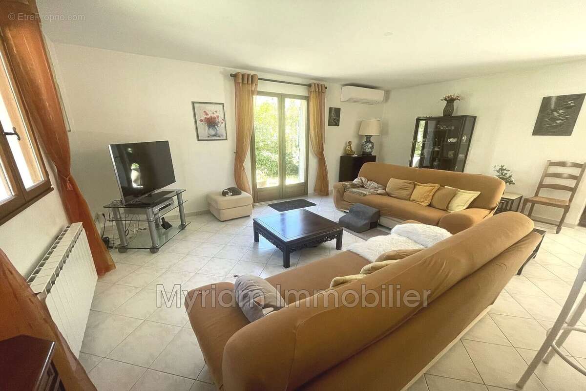 Maison à PEYMEINADE