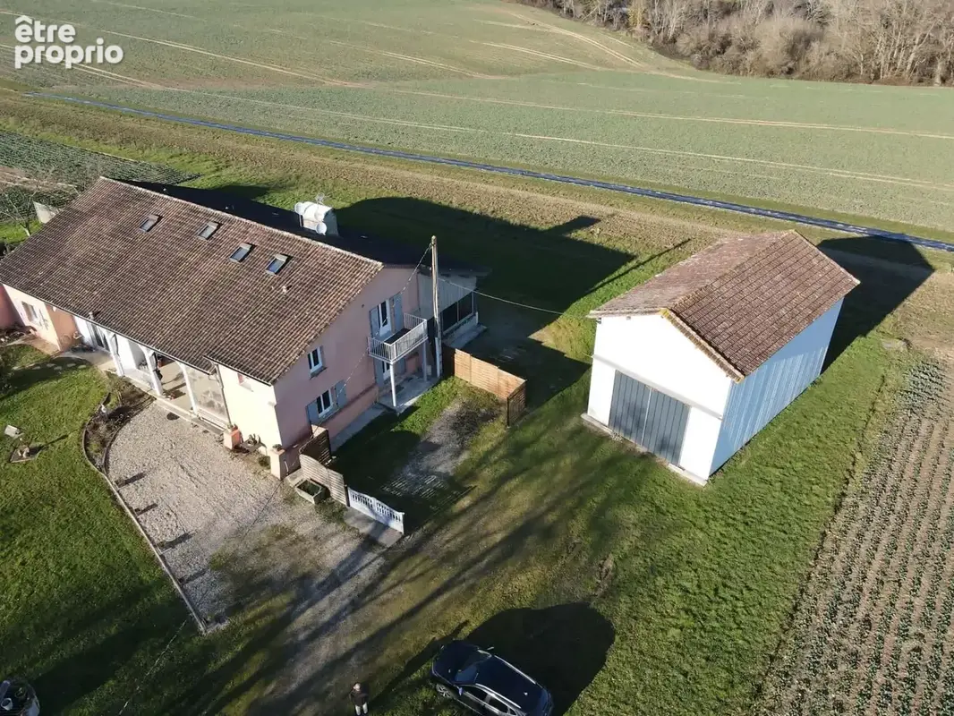 Maison 350 m² à Damazan  - photo 7