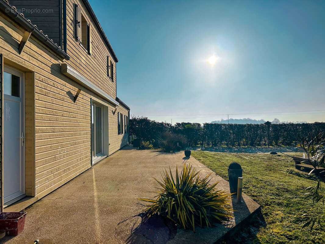 Maison à CHAMPAGNOLLES