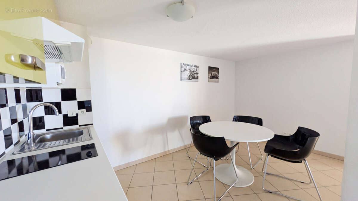 Appartement à SIGNES