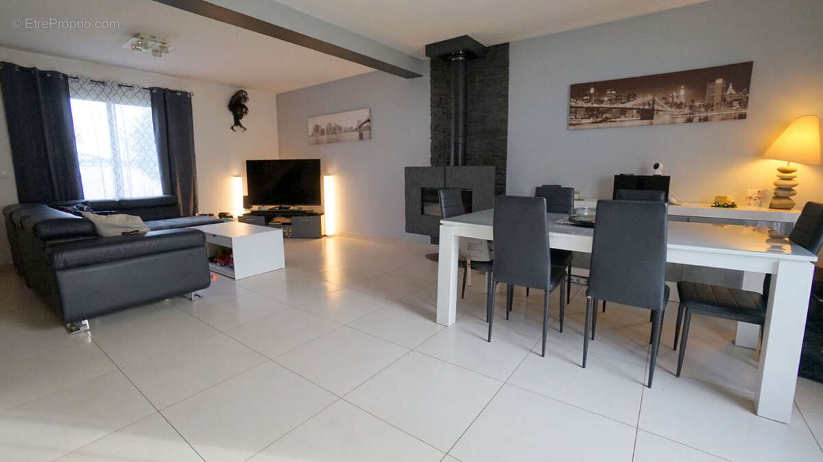 Maison à MEZIERES-SUR-SEINE