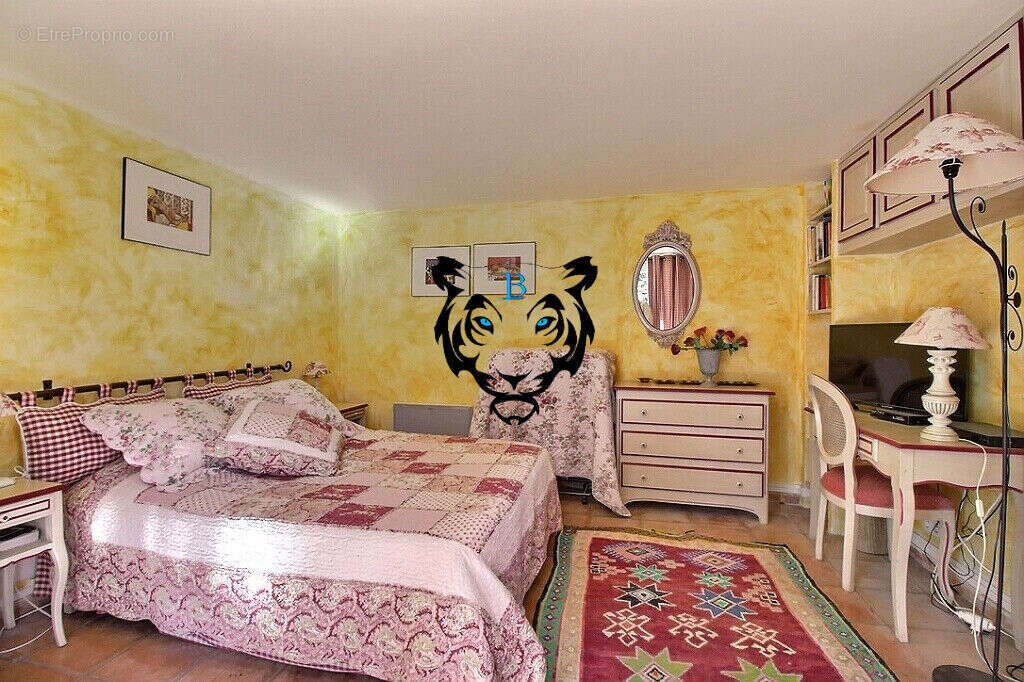 Maison à MONTFERRAT