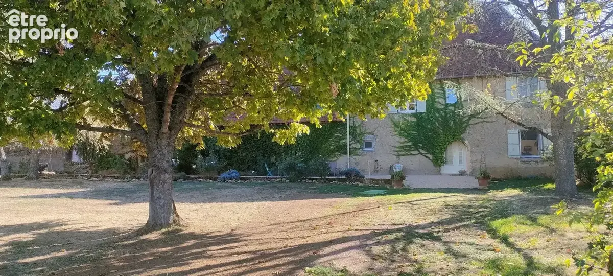 AUTHENTIQUE !!! Grande et belle maison en pierre dans un cadre préservé - photo 56