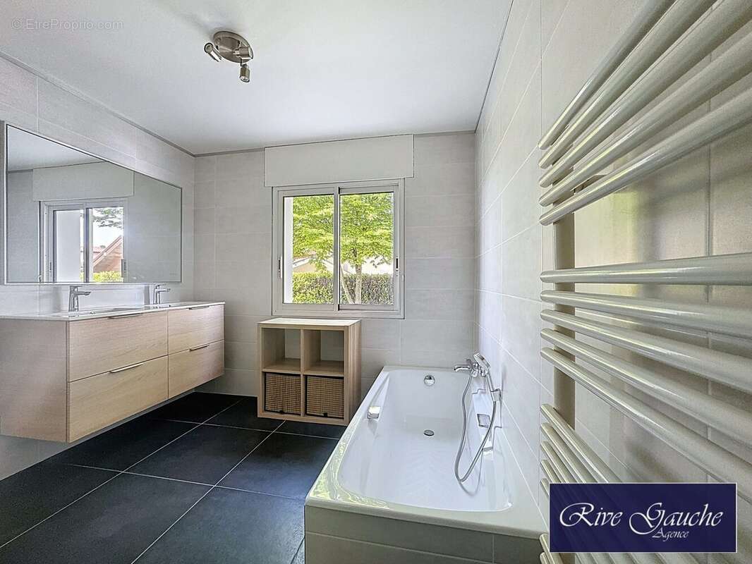 Maison à CHENS-SUR-LEMAN