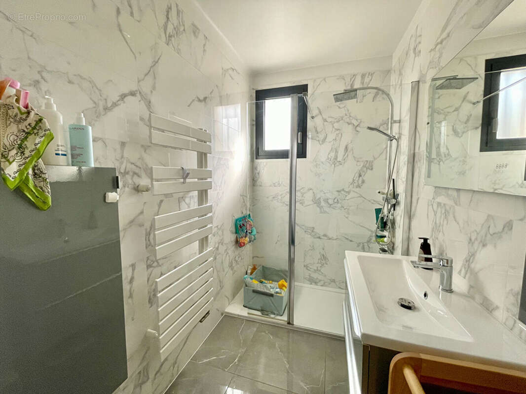 Maison à SARTROUVILLE