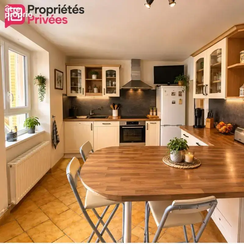 Maison de bourg rénovée de 130 m² avec jardin, véranda et deux garages ? Aucun travaux à prévoir ? Ambrières-les-Vallées 53300 e - photo 8