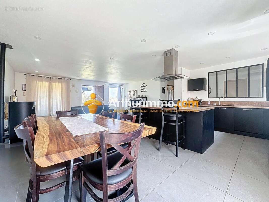 Maison à VILLEFONTAINE