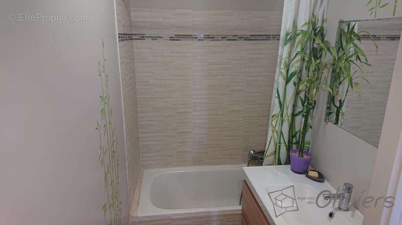 Appartement à VOISINS-LE-BRETONNEUX