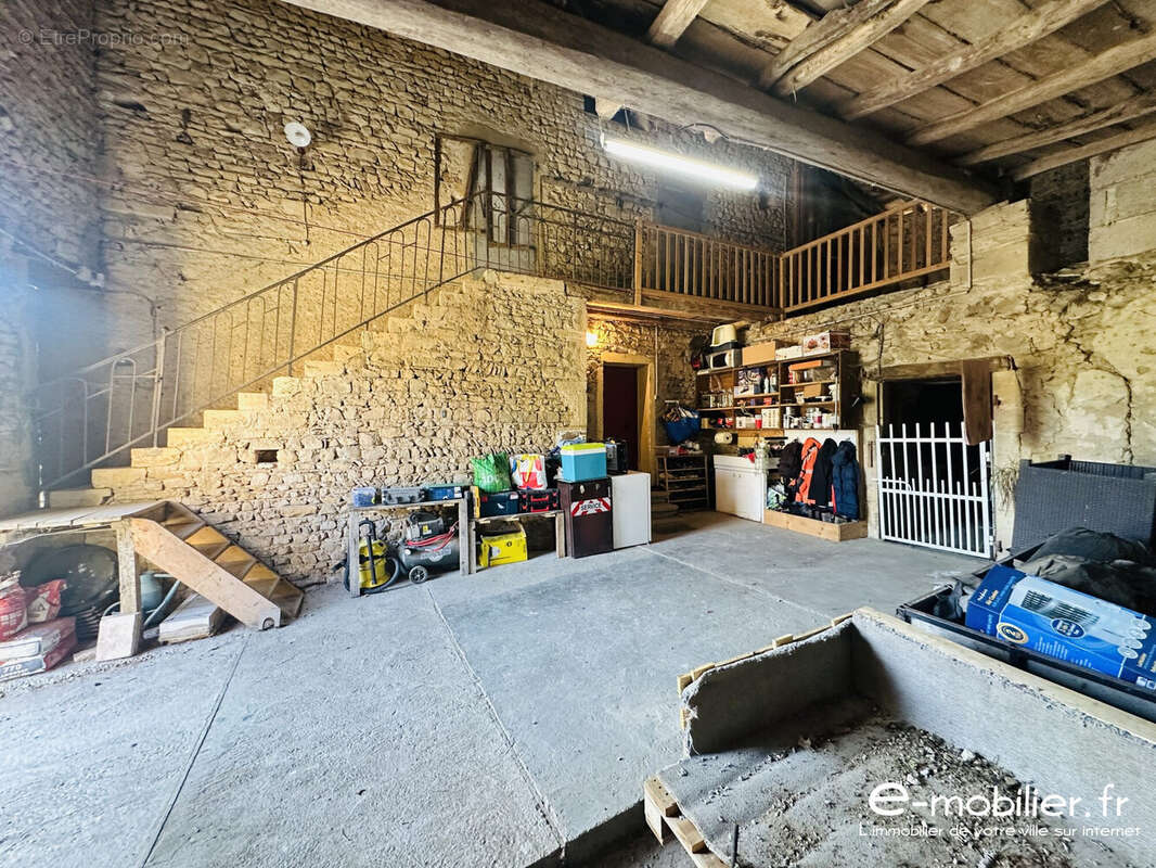 Maison 93 m² à Iguerande  - photo 4
