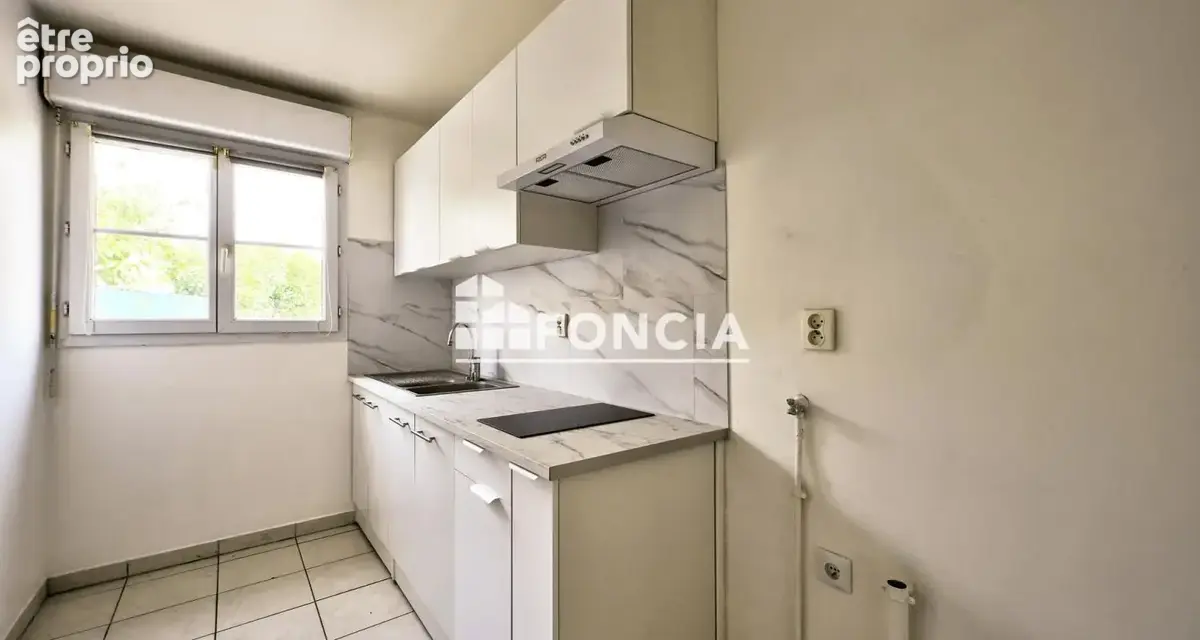 Découvrez cette agréable maison de 79 m² construite en 2004, située sur une parcelle de 182 m² au sein d’une résidence sécurisée - photo 5