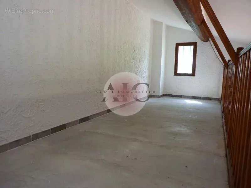 Maison à TOURRETTES