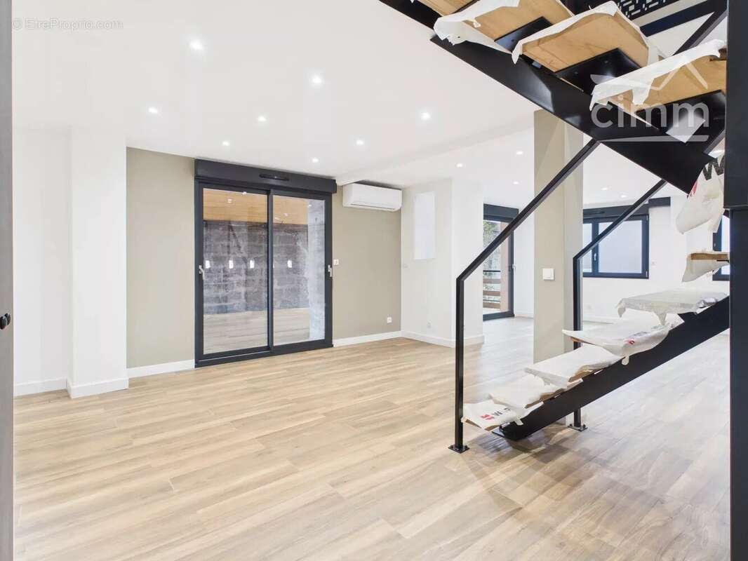 Appartement à FROGES