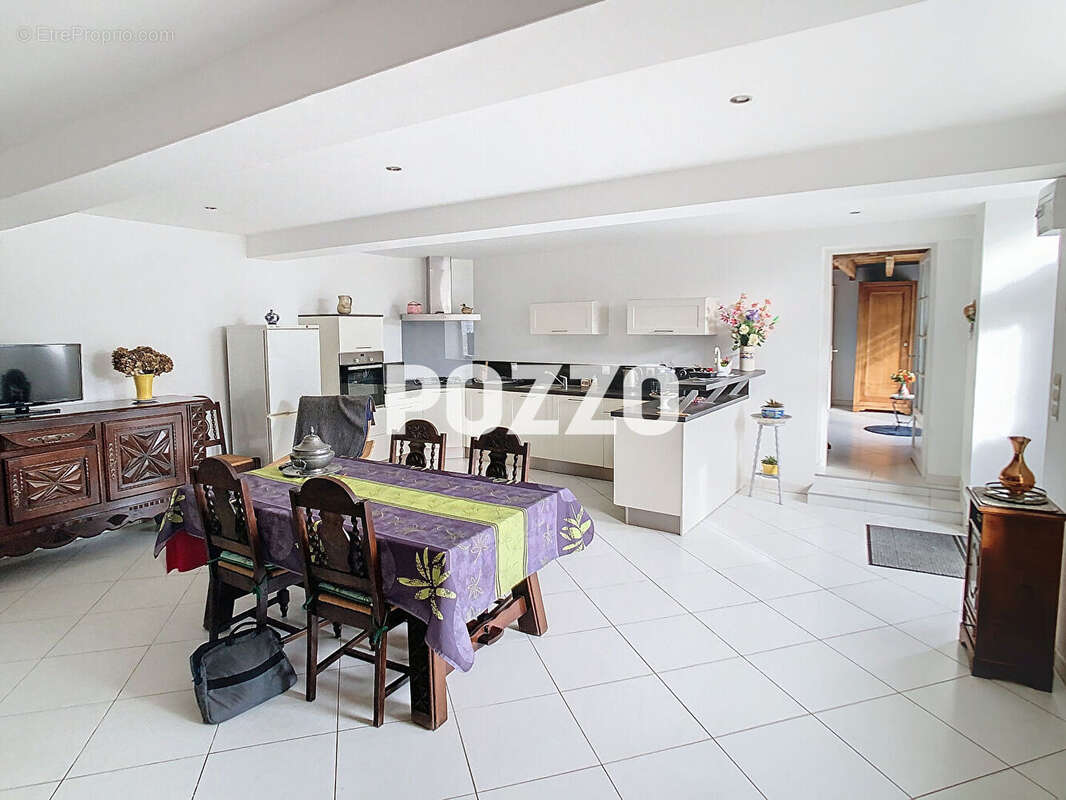 Maison à SAINT-BRICE-DE-LANDELLES