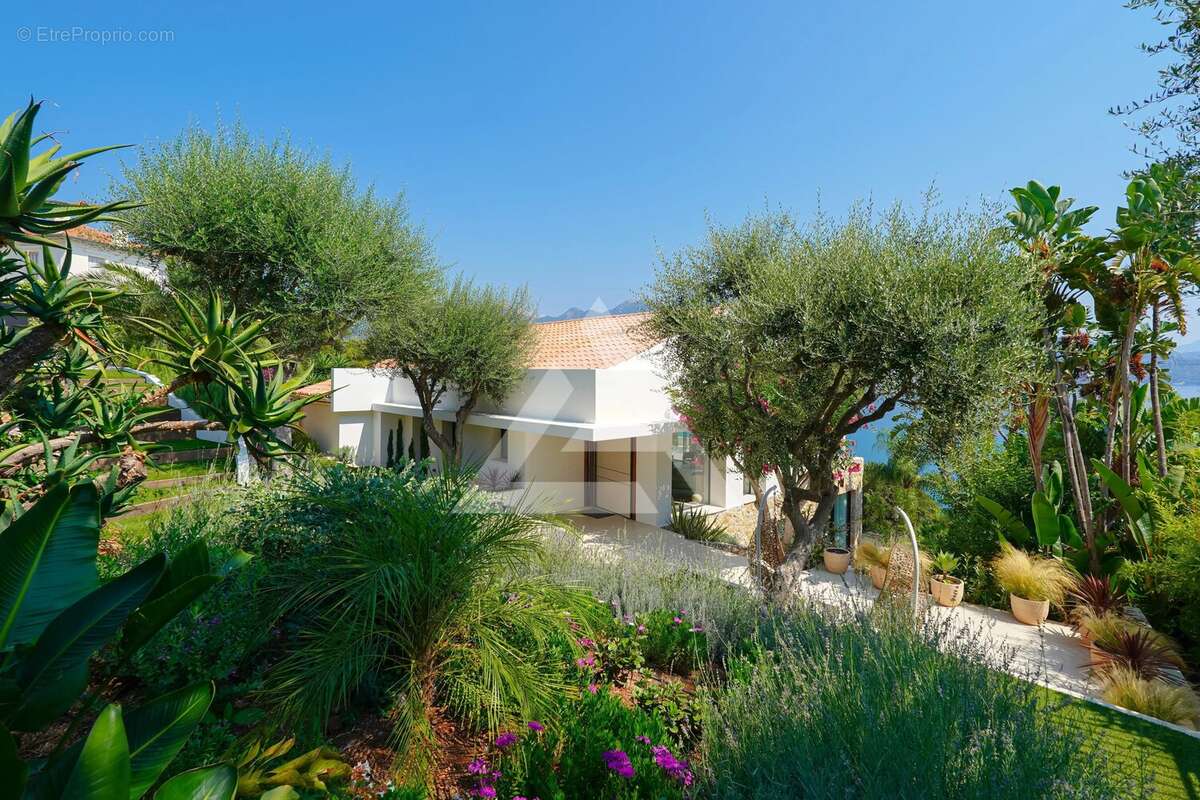 Cap martin - villa de prestige en deuxième ligne de mer, vue panoramique - 5 chambres - photo 20