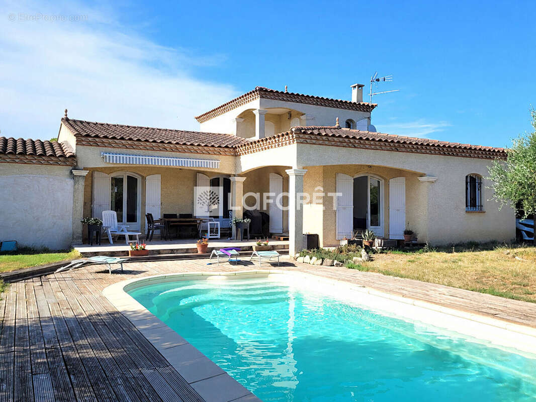 Ensemble immobilier d'habitation - photo 2