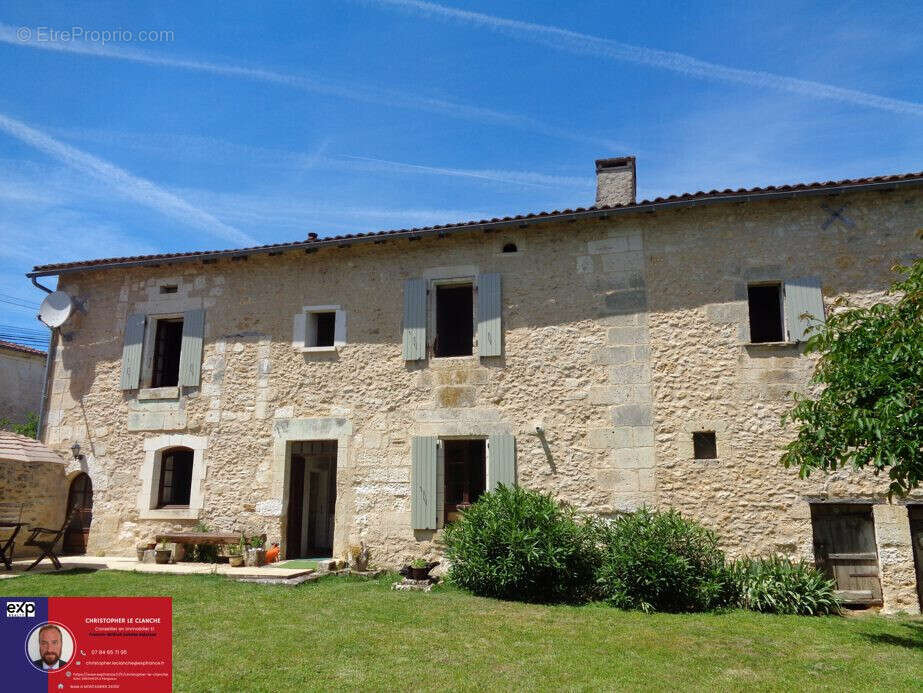 Maison à LA TOUR-BLANCHE