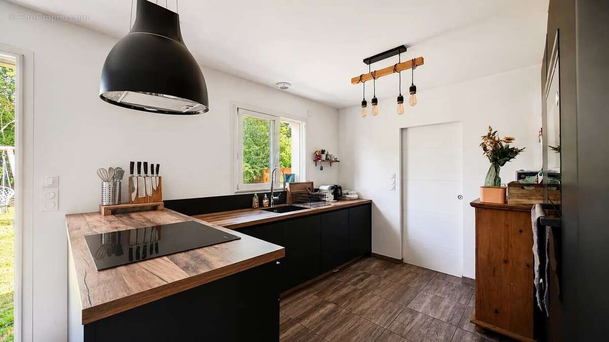 Maison contemporaine de plain-pied – 104 m² habitables – Terrain de 836 m² – Étroussat - photo 5