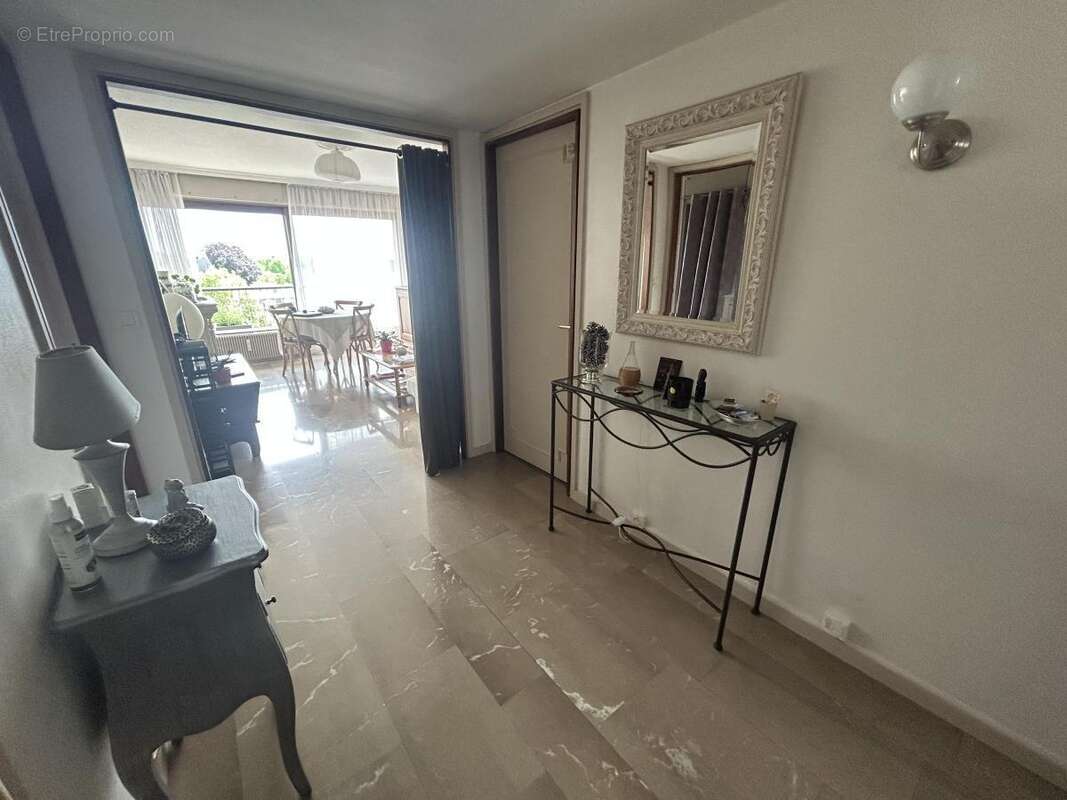Appartement 73 m² à Cambrai  - photo 2